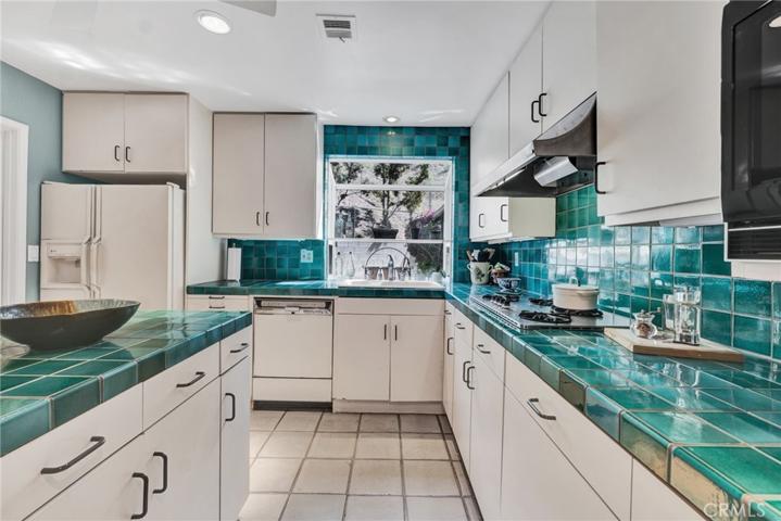 7179 Rivol Road, West Hills, California 91307