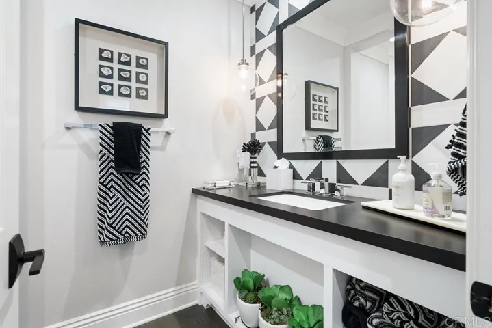 15527 Artesian Ridge Rd., San Diego, California 92127