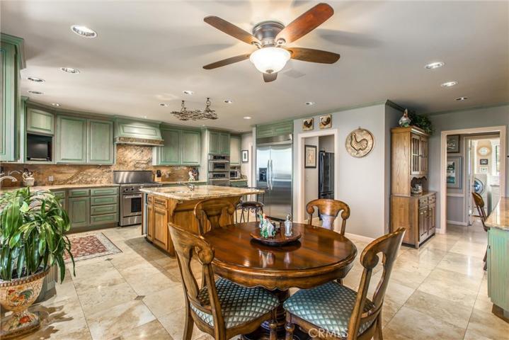 2010 Vinton Way, Redlands, California 92373