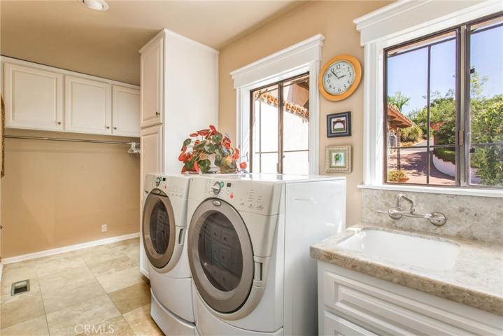 2010 Vinton Way, Redlands, California 92373