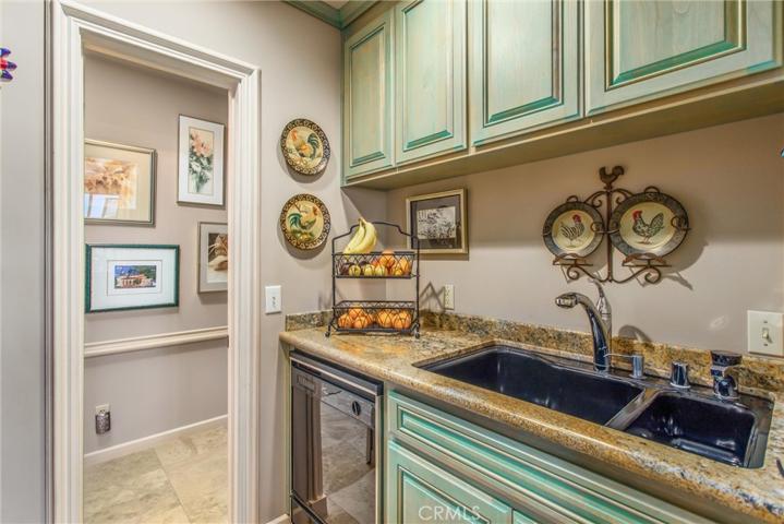 2010 Vinton Way, Redlands, California 92373