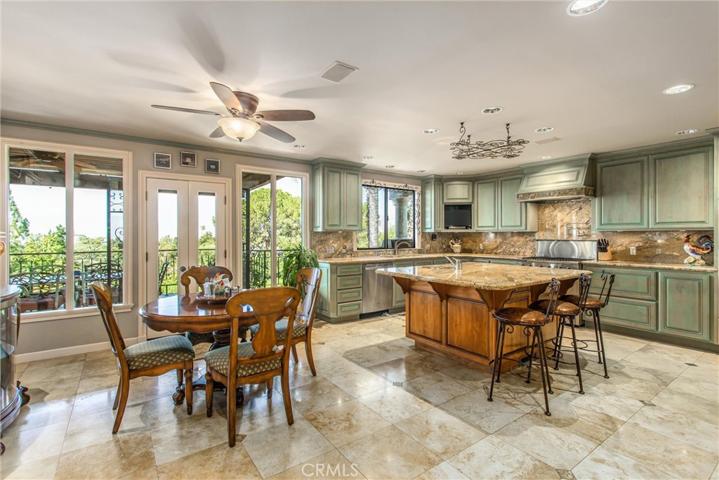 2010 Vinton Way, Redlands, California 92373