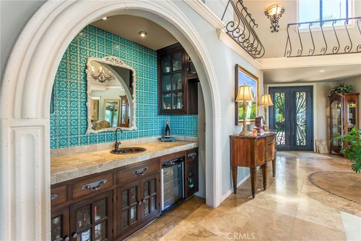 2010 Vinton Way, Redlands, California 92373