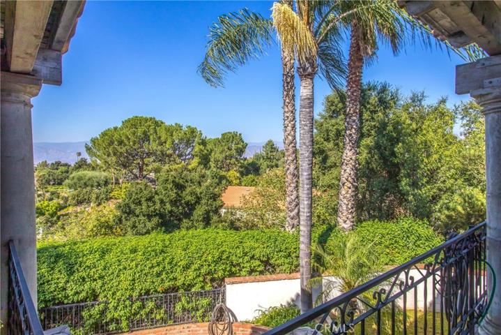 2010 Vinton Way, Redlands, California 92373