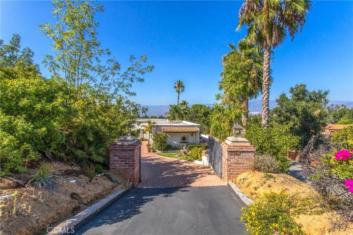 2010 Vinton Way, Redlands, California 92373