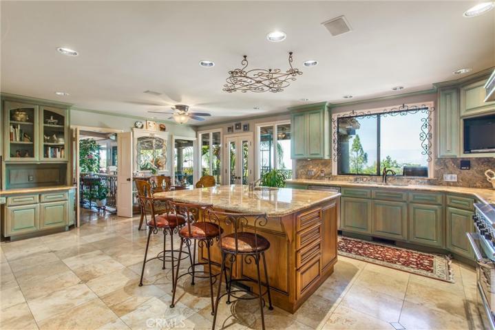 2010 Vinton Way, Redlands, California 92373