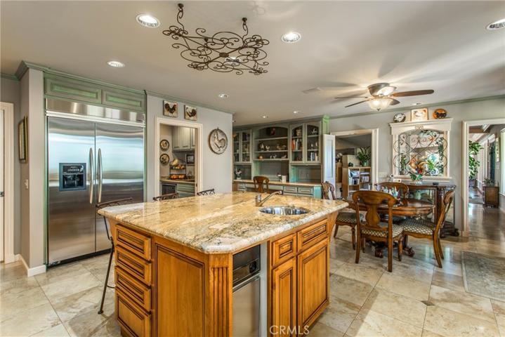 2010 Vinton Way, Redlands, California 92373