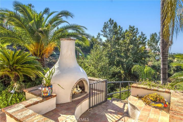 2010 Vinton Way, Redlands, California 92373