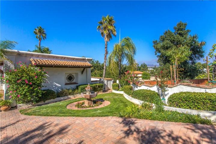 2010 Vinton Way, Redlands, California 92373