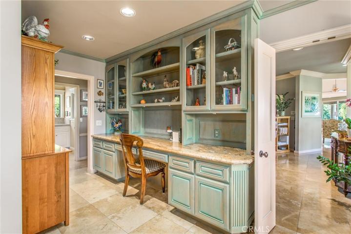 2010 Vinton Way, Redlands, California 92373