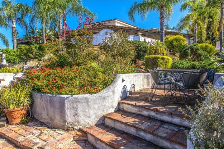 2010 Vinton Way, Redlands, California 92373