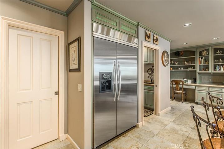 2010 Vinton Way, Redlands, California 92373