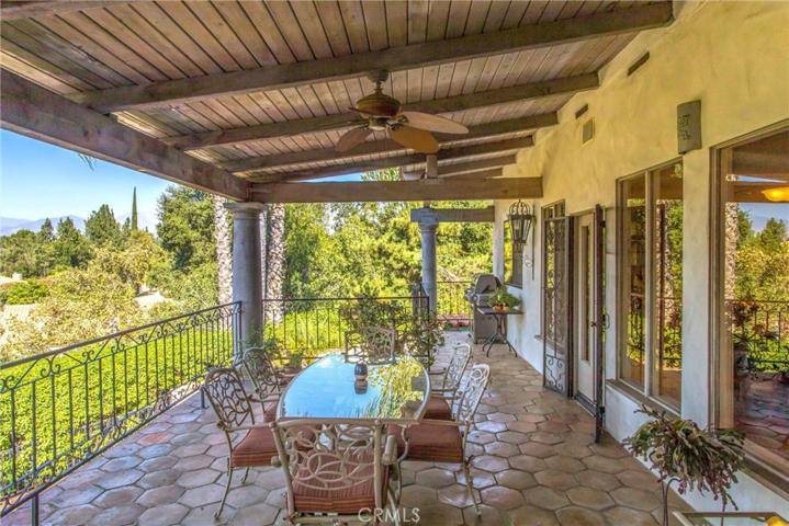 2010 Vinton Way, Redlands, California 92373