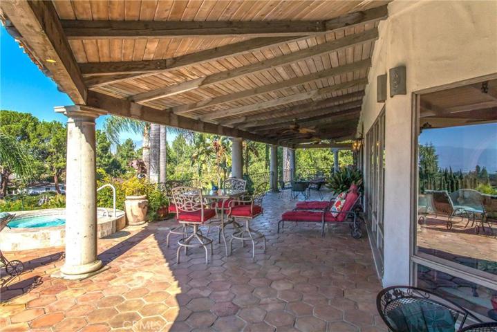 2010 Vinton Way, Redlands, California 92373