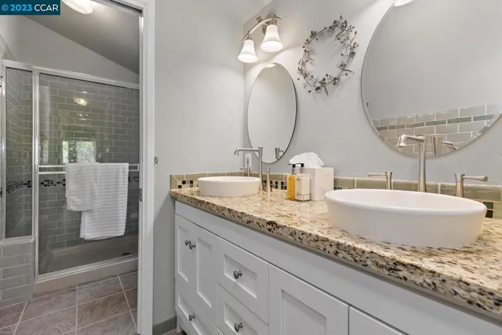21 Donna Maria Way, Orinda, California 94563
