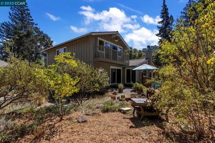 21 Donna Maria Way, Orinda, California 94563