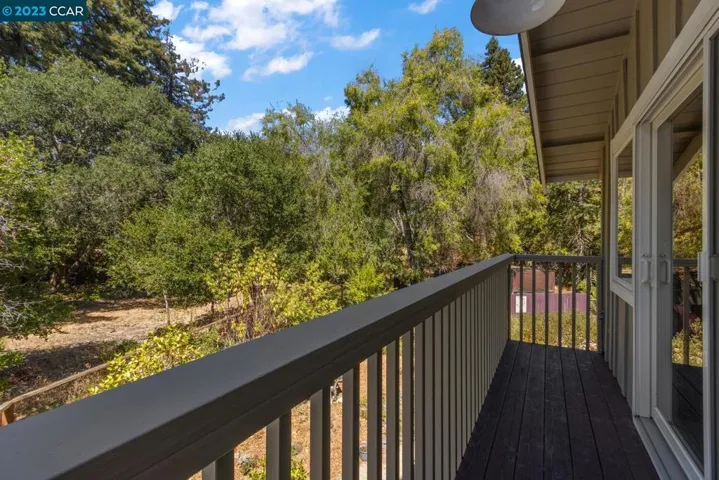21 Donna Maria Way, Orinda, California 94563