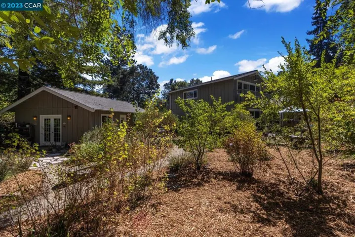 21 Donna Maria Way, Orinda, California 94563