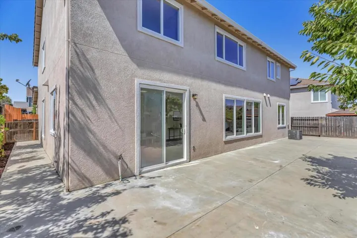 1067 Muir Creek Drive, Pittsburg, California 94565