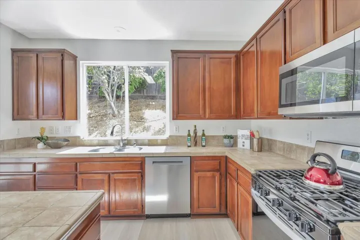 1067 Muir Creek Drive, Pittsburg, California 94565
