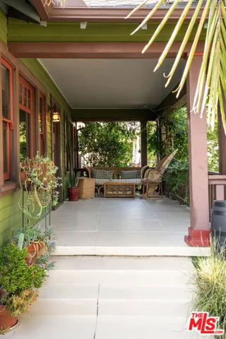 135 N San Marino Avenue, Pasadena, California 91107