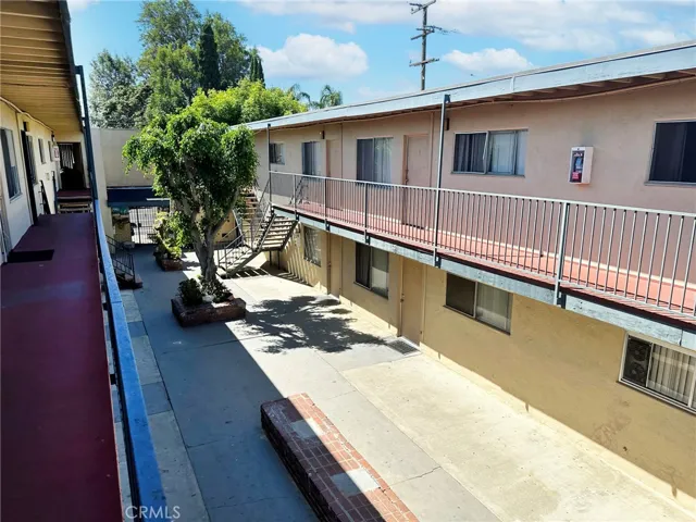 477 E South Street, Long Beach, California 90805