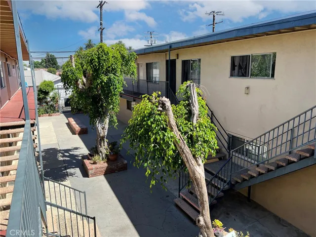 477 E South Street, Long Beach, California 90805