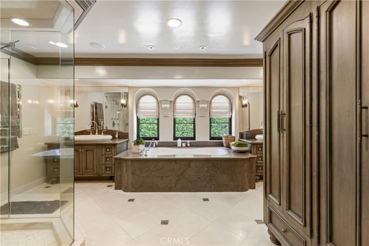 4255 Country Club Drive, Long Beach, California 90807