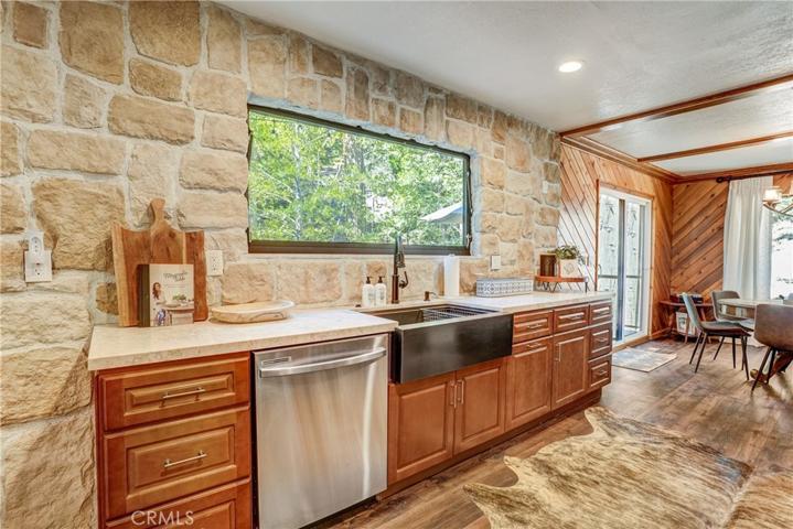 27470 Cedarwood Drive, Lake Arrowhead, California 92352
