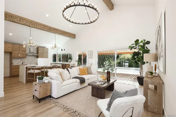 6243 Camino Corto, San Diego, California 92120