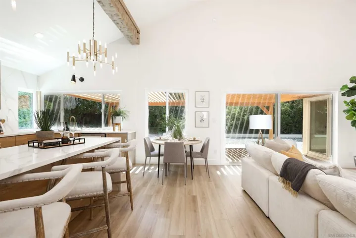 6243 Camino Corto, San Diego, California 92120