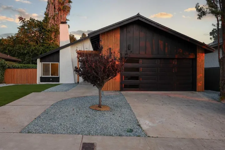 6243 Camino Corto, San Diego, California 92120