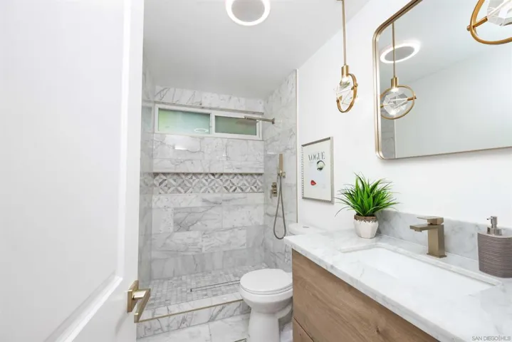 6243 Camino Corto, San Diego, California 92120