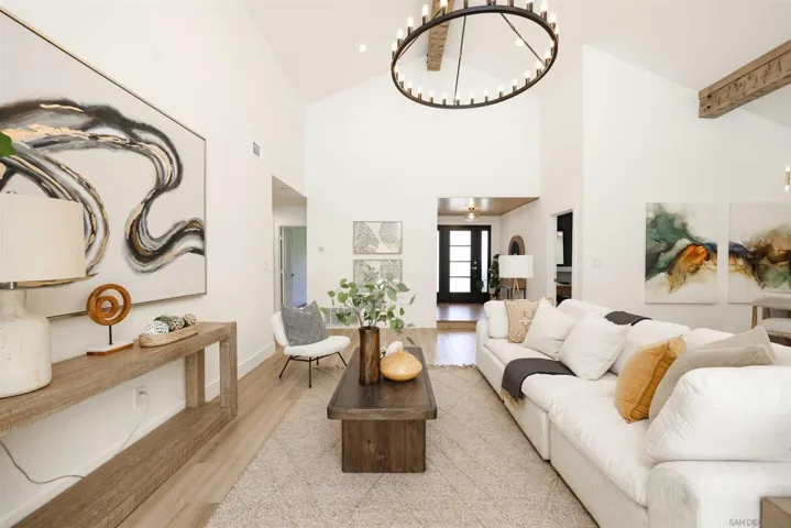 6243 Camino Corto, San Diego, California 92120