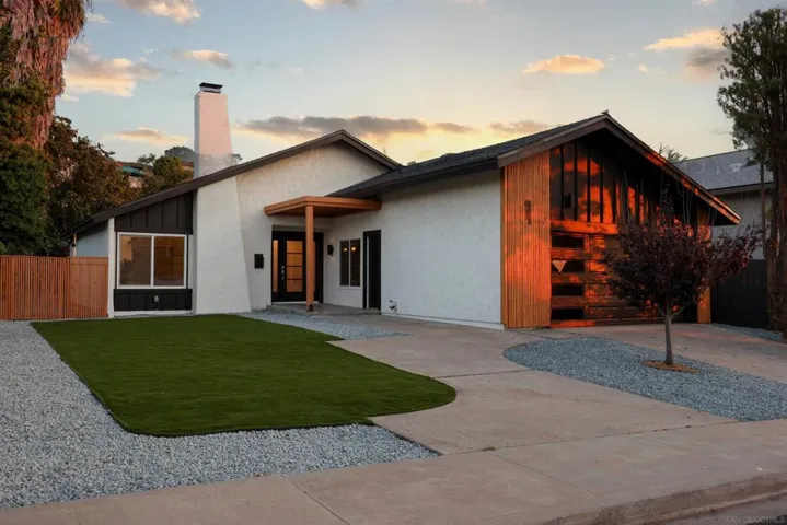6243 Camino Corto, San Diego, California 92120