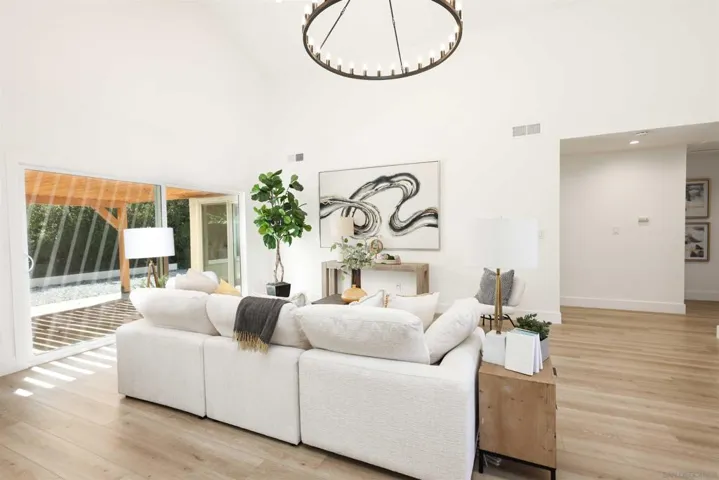 6243 Camino Corto, San Diego, California 92120