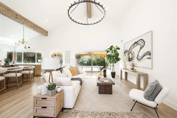 6243 Camino Corto, San Diego, California 92120