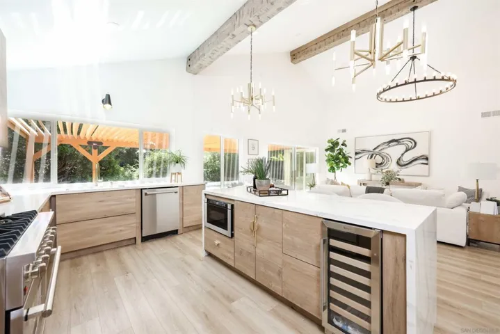6243 Camino Corto, San Diego, California 92120