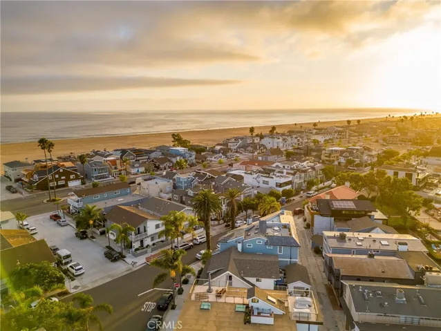 609 W Bay Avenue, Newport Beach, California 92661