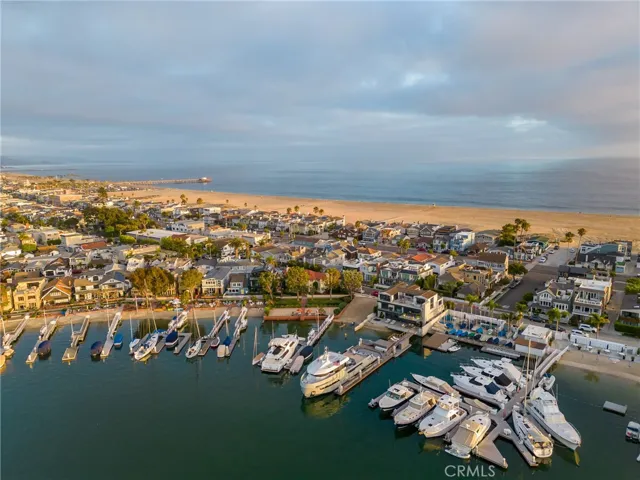 609 W Bay Avenue, Newport Beach, California 92661