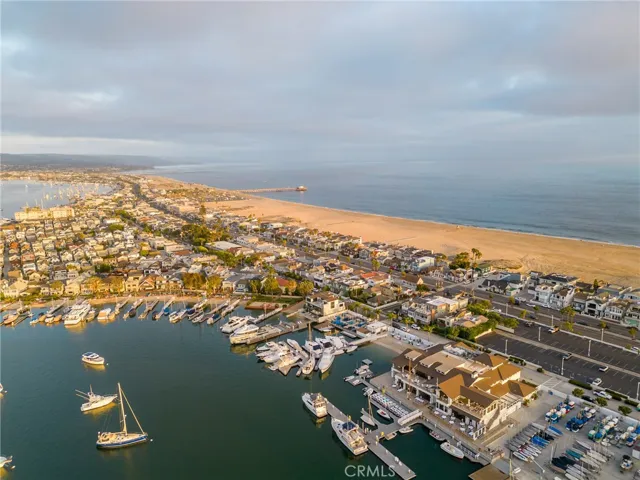 609 W Bay Avenue, Newport Beach, California 92661