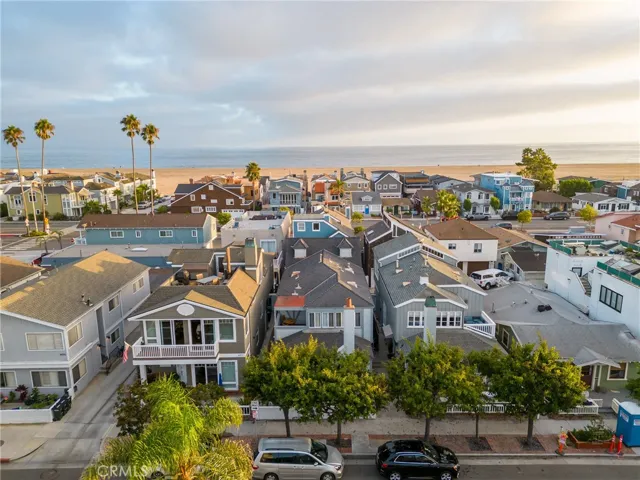 609 W Bay Avenue, Newport Beach, California 92661