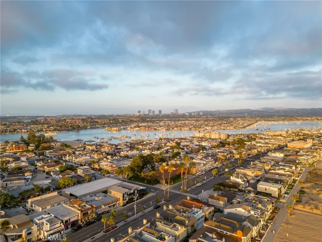 609 W Bay Avenue, Newport Beach, California 92661