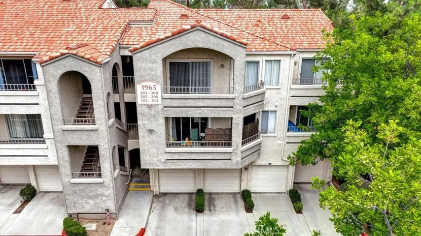 Drone - end unit top floor