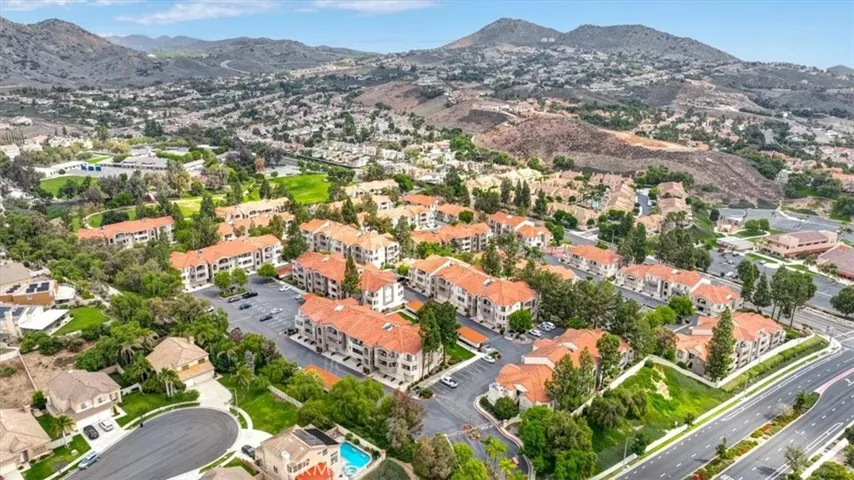 1965 Las Colinas Circle Unit 308, Corona, California 92879