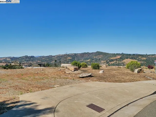 3923 Heathfield Pl, Santa Rosa, California 95404