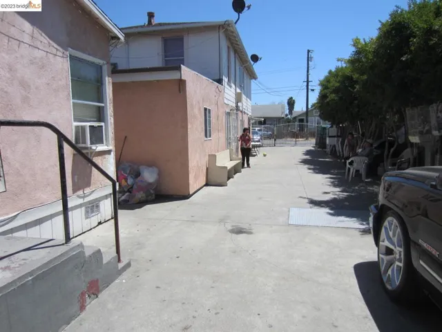 715 Louisiana Street, Oakland, California 94603