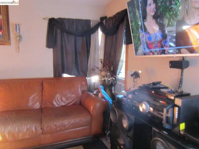 715 Louisiana Street, Oakland, California 94603