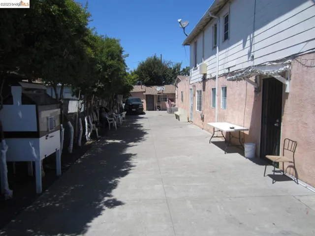 715 Louisiana Street, Oakland, California 94603
