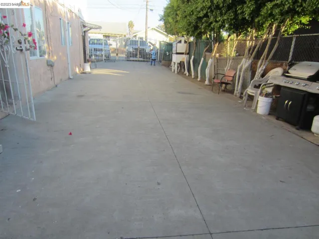 715 Louisiana Street, Oakland, California 94603